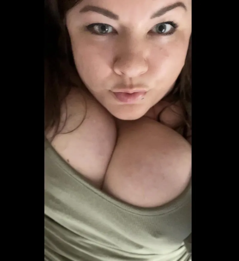 Thumbnail I kinda wanna show you more, tbh