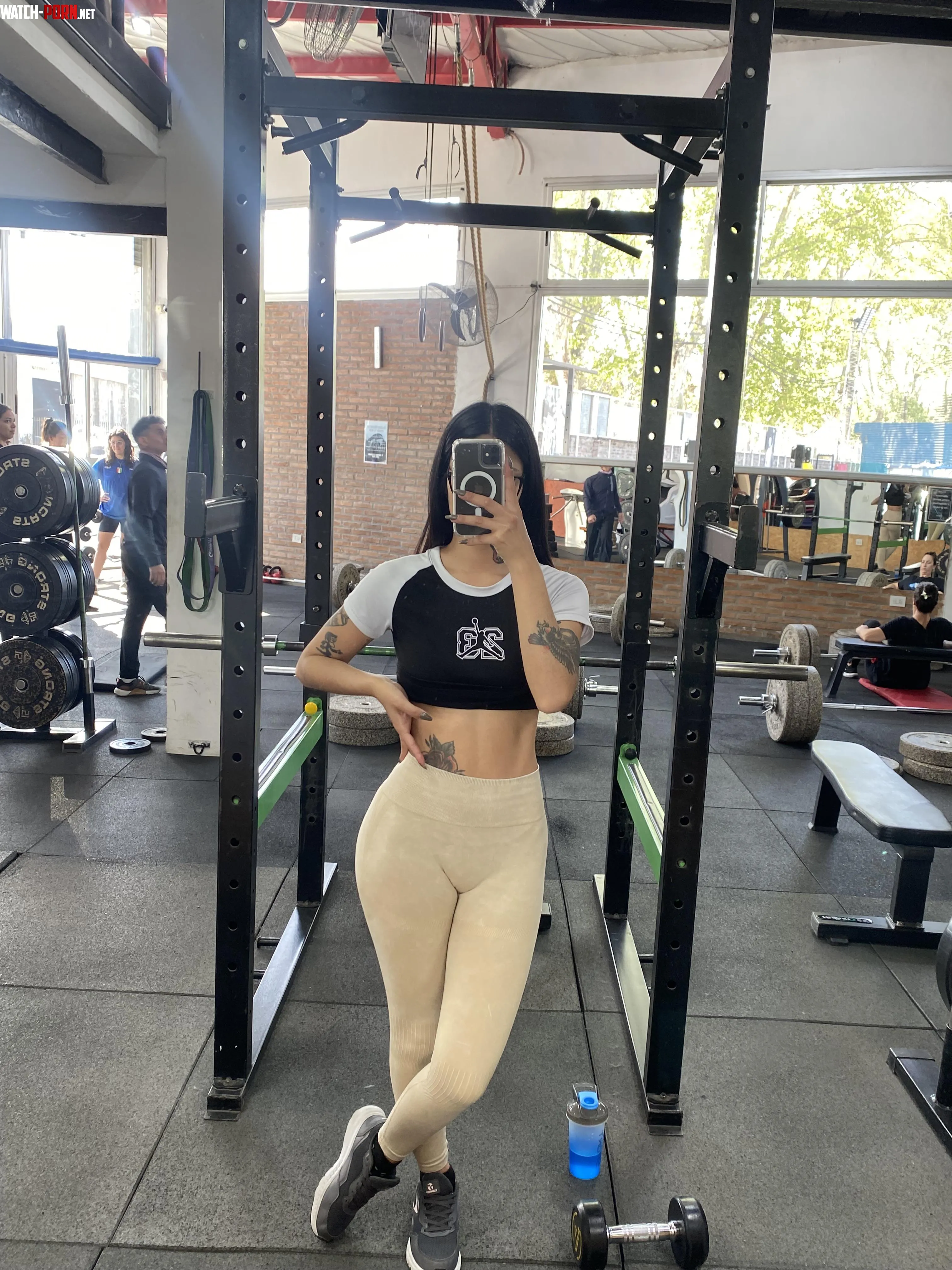 Gym top, comfortable and cool by soykirakira