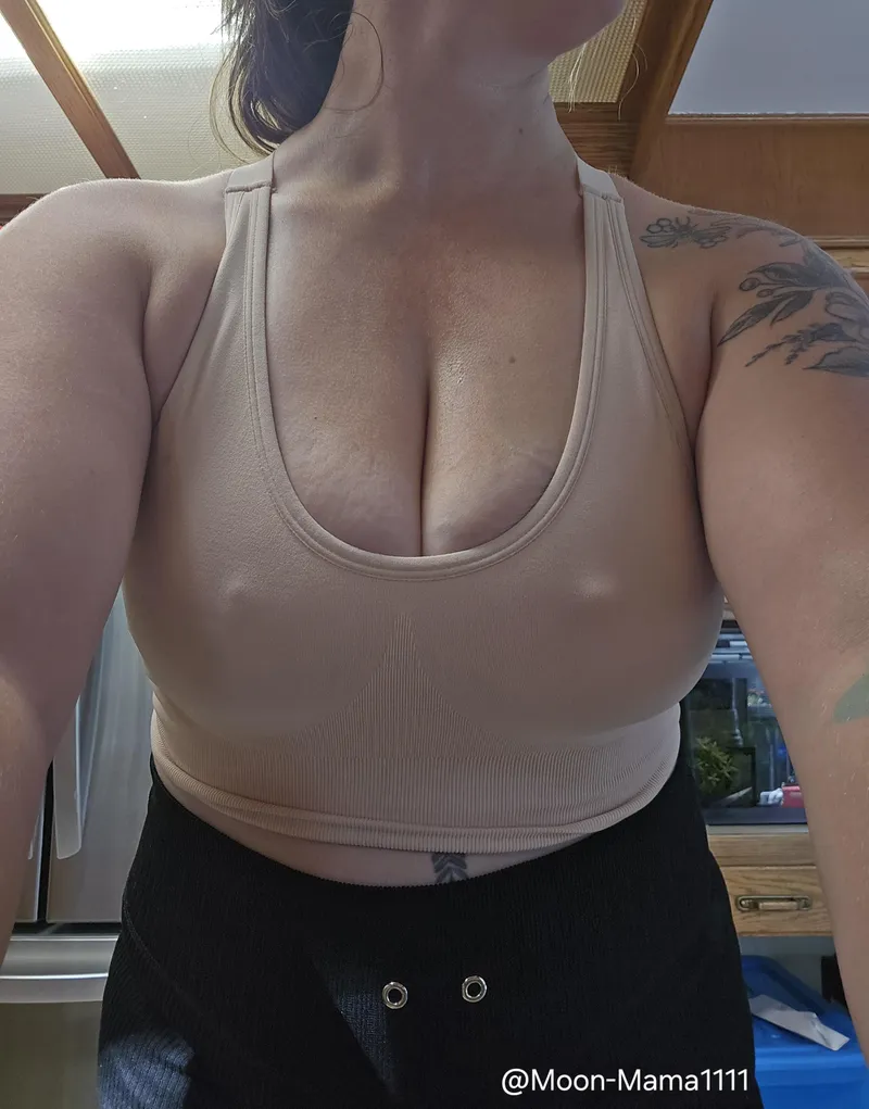 Thumbnail If you aren't dripping sweat down your cleavage.. did you even workout? 💦