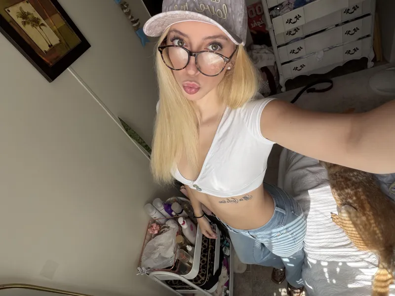 Thumbnail F18