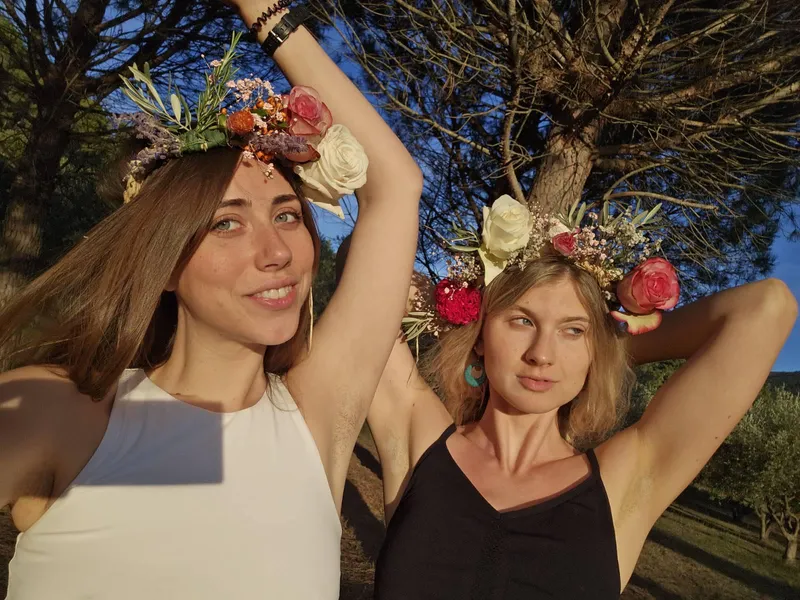 Thumbnail Armpit flower girls by cousinsGoneWild