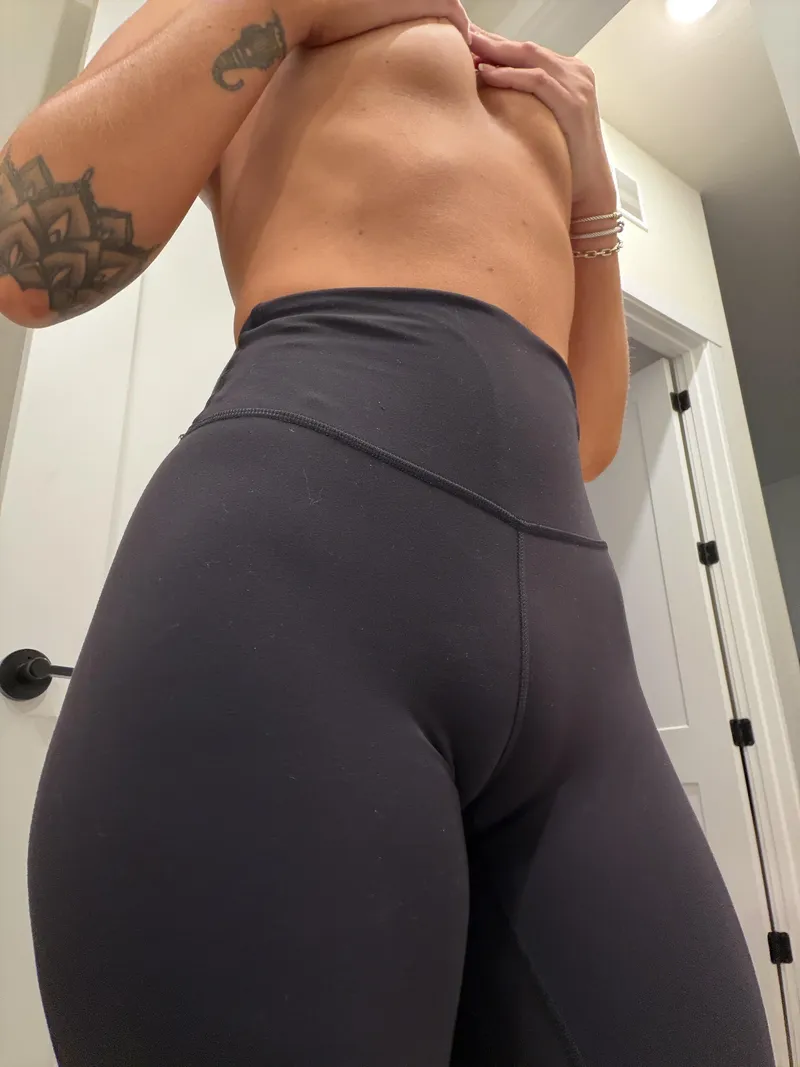 Thumbnail Can you see the panties👀 by tina_bastanchury