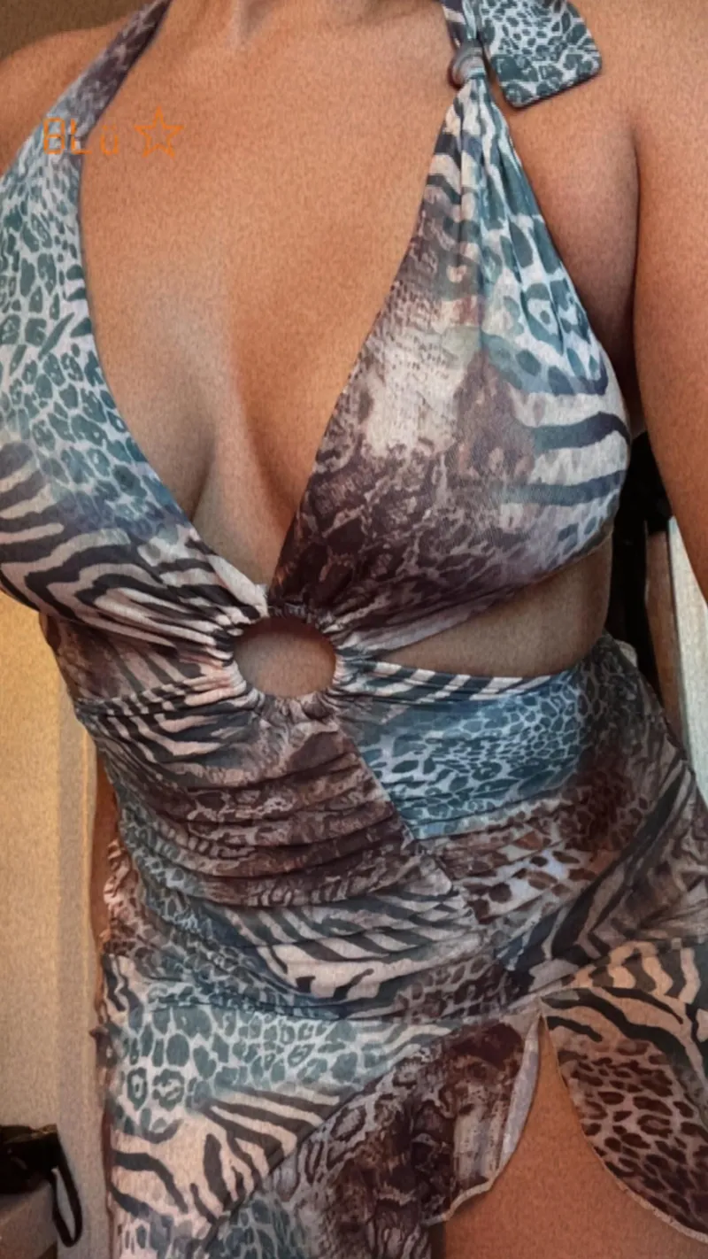 Thumbnail i would show you the rest but i’m so tall and the slit comes too far up - by aliengoddessblu