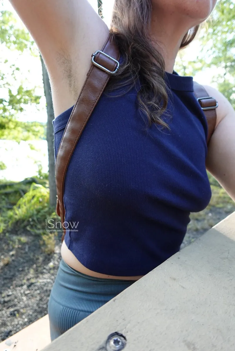 Thumbnail Are you getting closer or looking away? by Snowwhitestoes