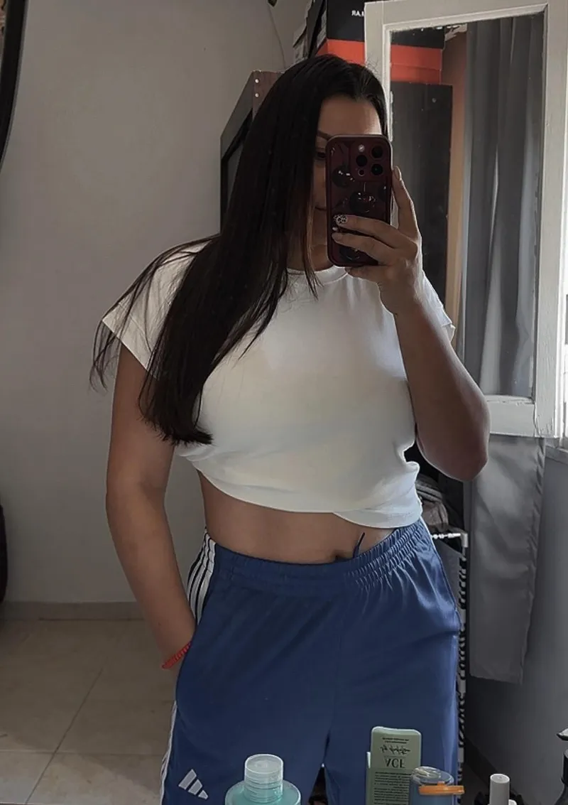 Thumbnail This top goes with everything by Rubyred0k