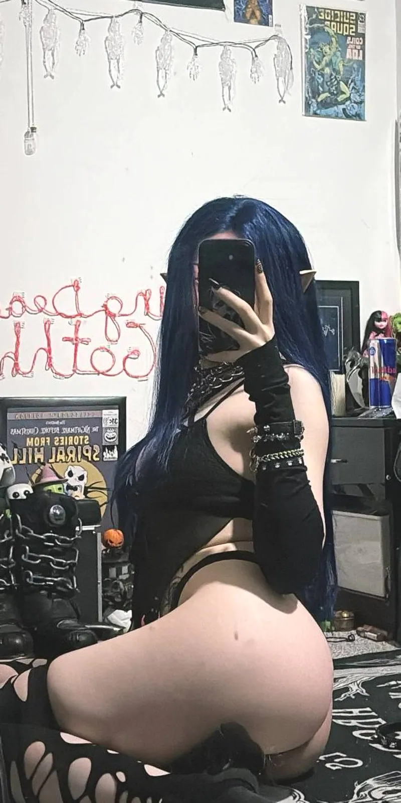 Thumbnail Who doesn't love a thicc and tiny goth gf <3 by LivingDeadGothh