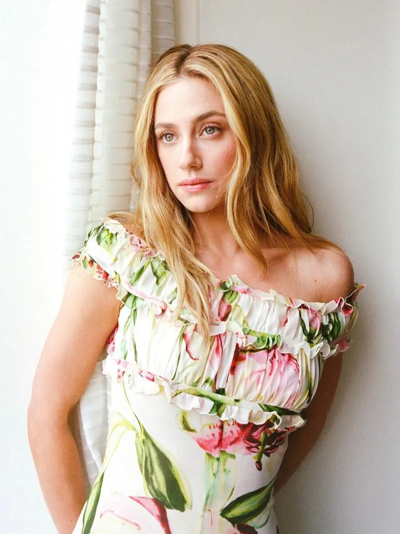 Thumbnail Lili Reinhart