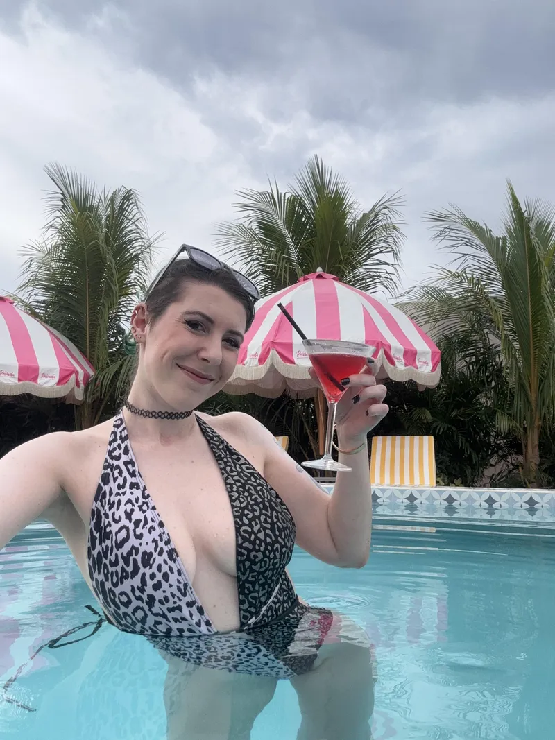 Thumbnail Cheers by sirenskiss3