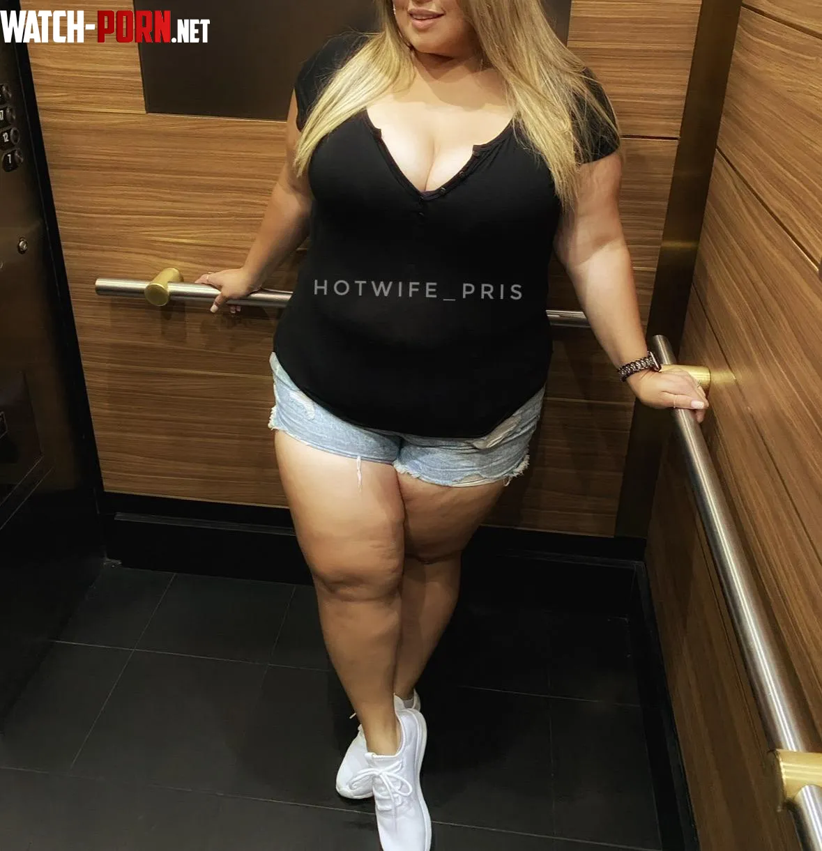 Keeping it simple today 🖤 by hotwife_pris