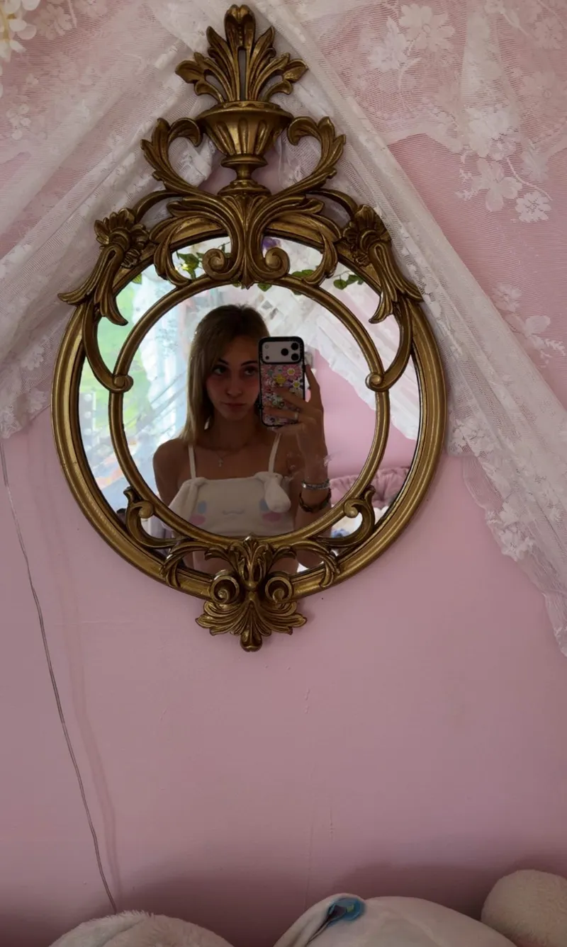 Thumbnail Love my vintage mirror!