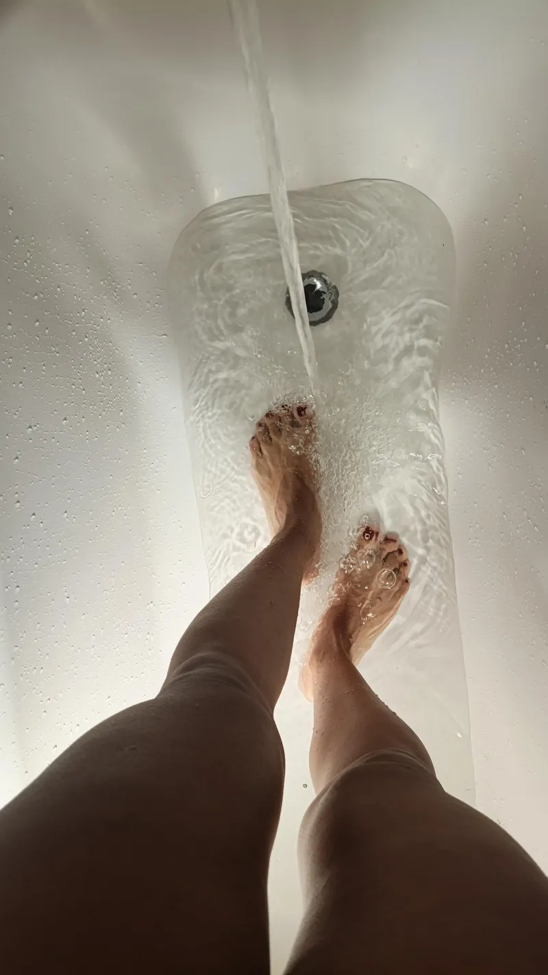 Thumbnail Would you like to try this stream next to my feet? Oc by odda8950