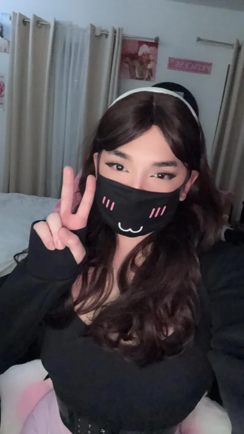 Thumbnail sorry to my squad for making them wait so long to play, need to make sure my makeup is just right lol by Professional_Bet6953