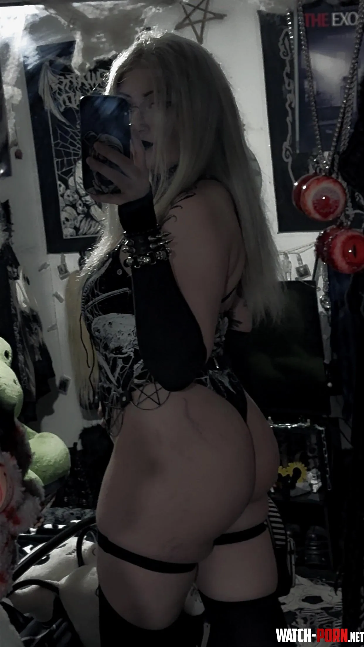 Your main goal should be having a goth mommy by LivingDeadGothh