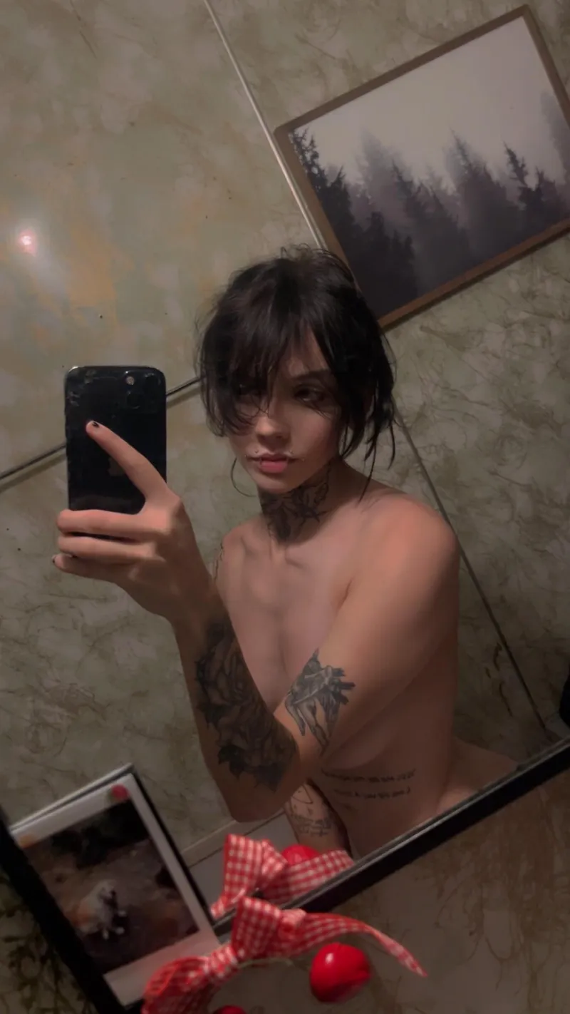 Thumbnail Before I head into the shower;)