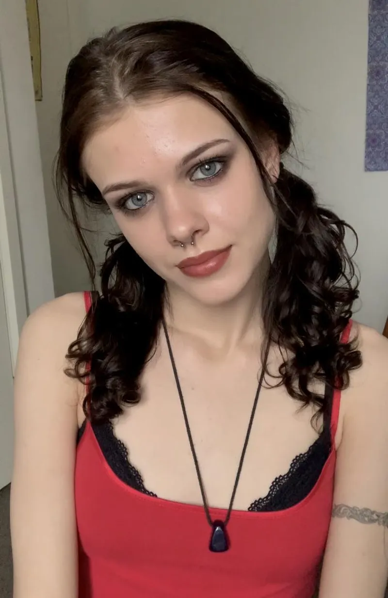 Thumbnail my very curly pigtails